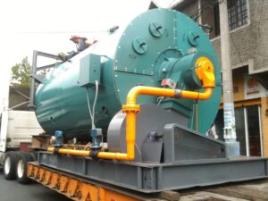 Caldera reacondicionada cargada en camión